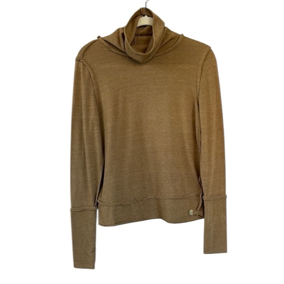 Free People x We The Free Army Green Exposed Seam Turtleneck Size Medium - Picture 1 of 7